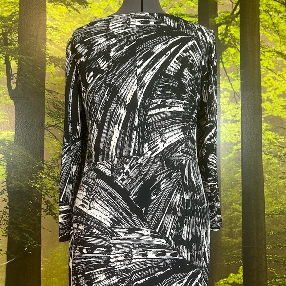 Boat Neck Waist Detail Dress - Picture 5 of 7